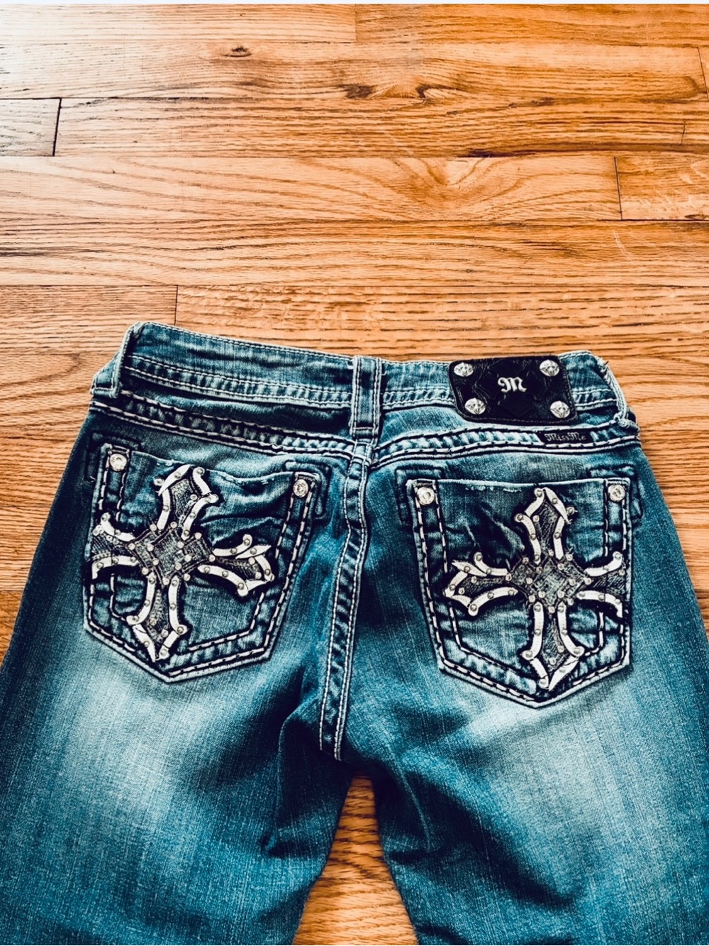 Miss Me Jeans with Embellished Cross pockets, size 27/32